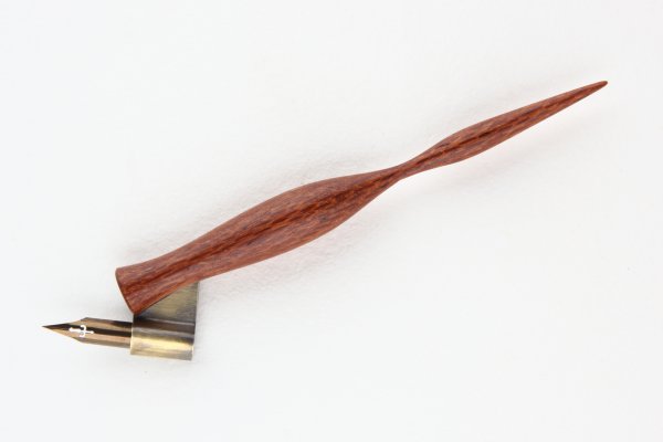 Oblique pen holder made of Leopardwood