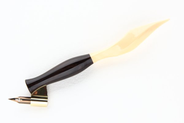Oblique pen holder with carved tail, made of African Blackwood and American Holly wood