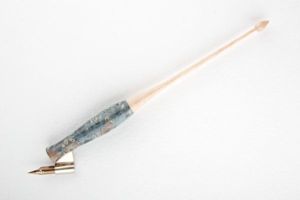 Oblique pen holder made of stabilized Maple Burl and curly Sycamore Maple wood.